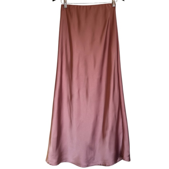 Brand New Women’s Blush Pink Long Maxi Satin Skirt- Size Small - Picture 2 of 5